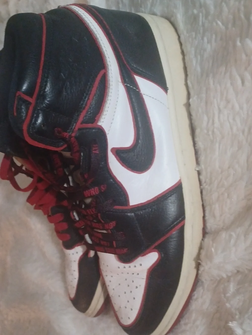 Nike Air Jordan 1 Retro High Bloodline  Mens Sz 11.5